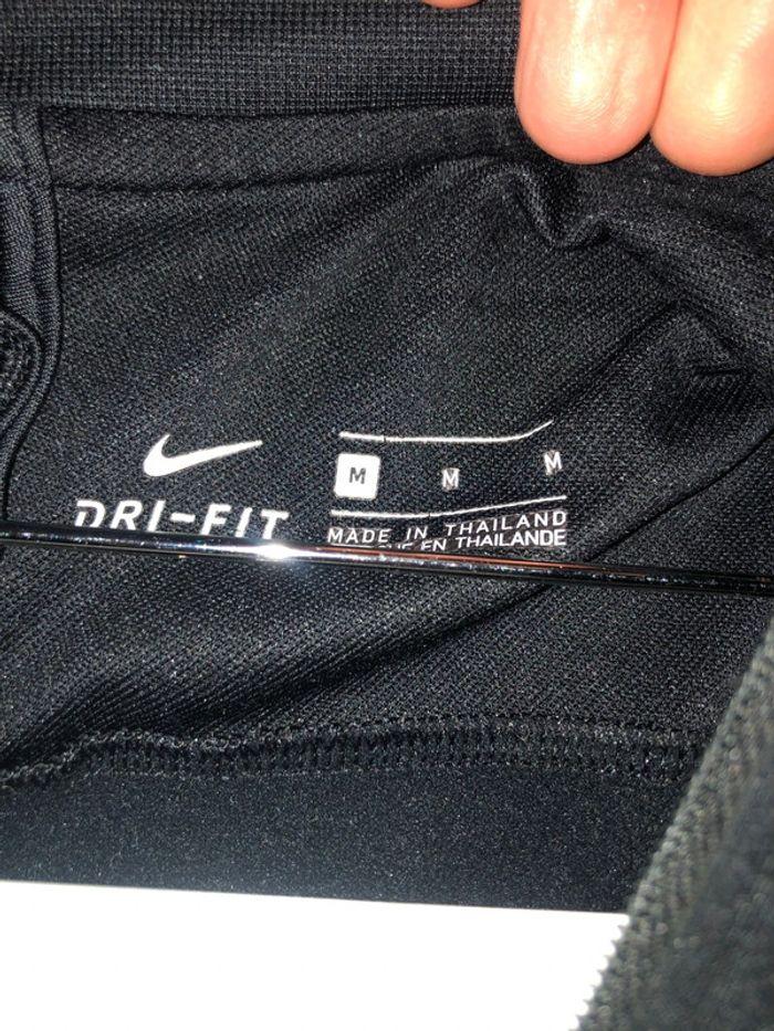 Haut de survêtement Nike . Taille M - photo numéro 12