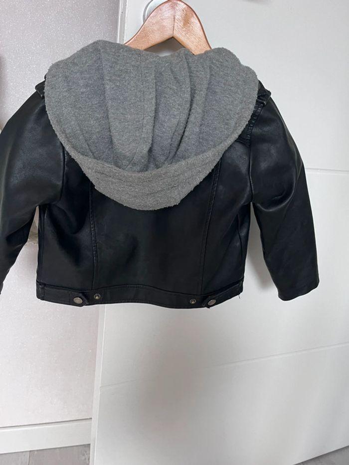 Veste en cuir à capuche Zara 2-3 ans - photo numéro 3