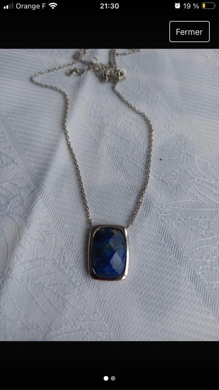 Collier bleu