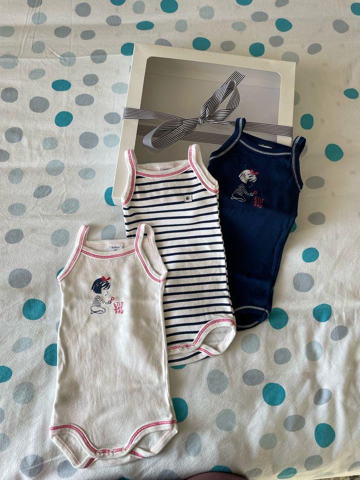 Lot 3 bodies petit bateau neufs 3 mois - photo numéro 1