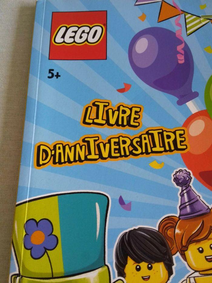 Livre d'anniversaire et activités lego - photo numéro 3