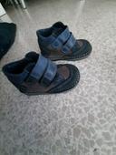 Vend chaussure bébé pointure 23