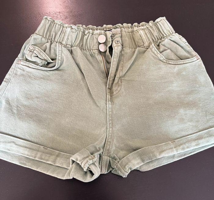 Short bershka taille 34 - photo numéro 1