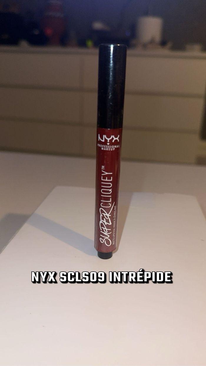 Nyx super cliquey rouge à lèvres  🌸 référence intrépide rouge SCLS09