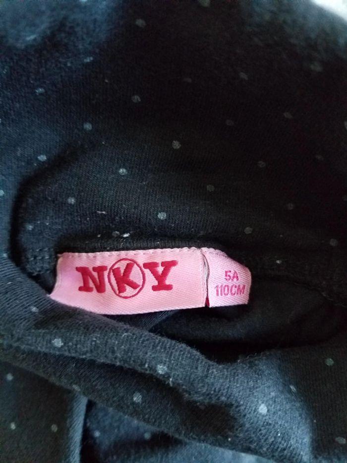 Sous pull taille 5 ans bon état NKY - photo numéro 2