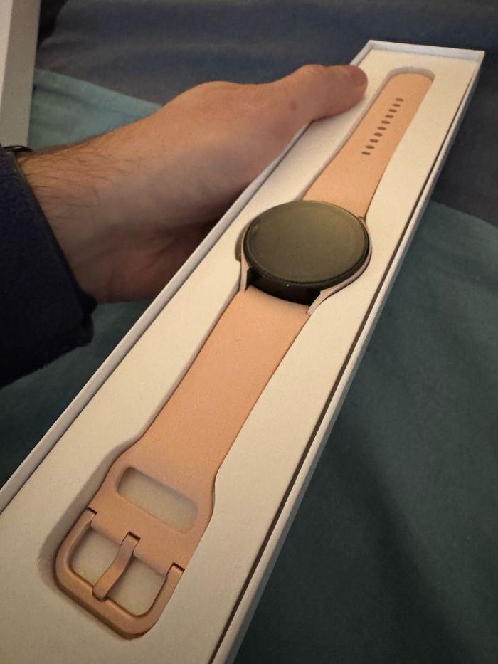 Samsung Galaxy Watch 5 (or rose - montre connectée) - photo numéro 2