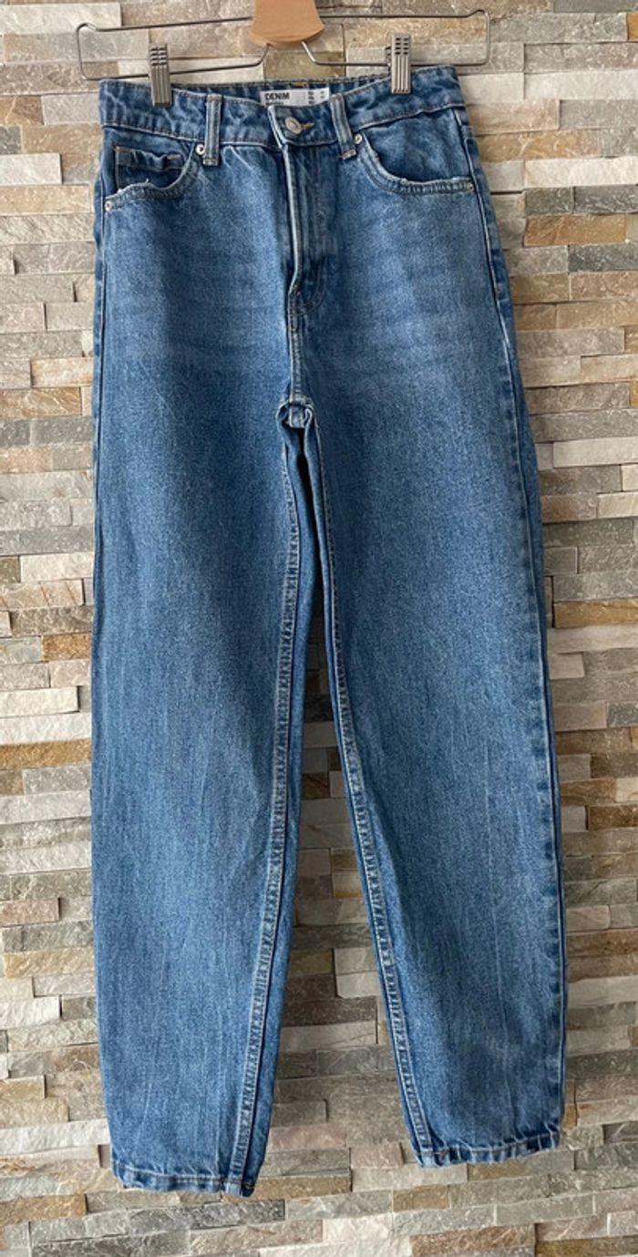 Jean Mom Bershka taille 32 - photo numéro 1