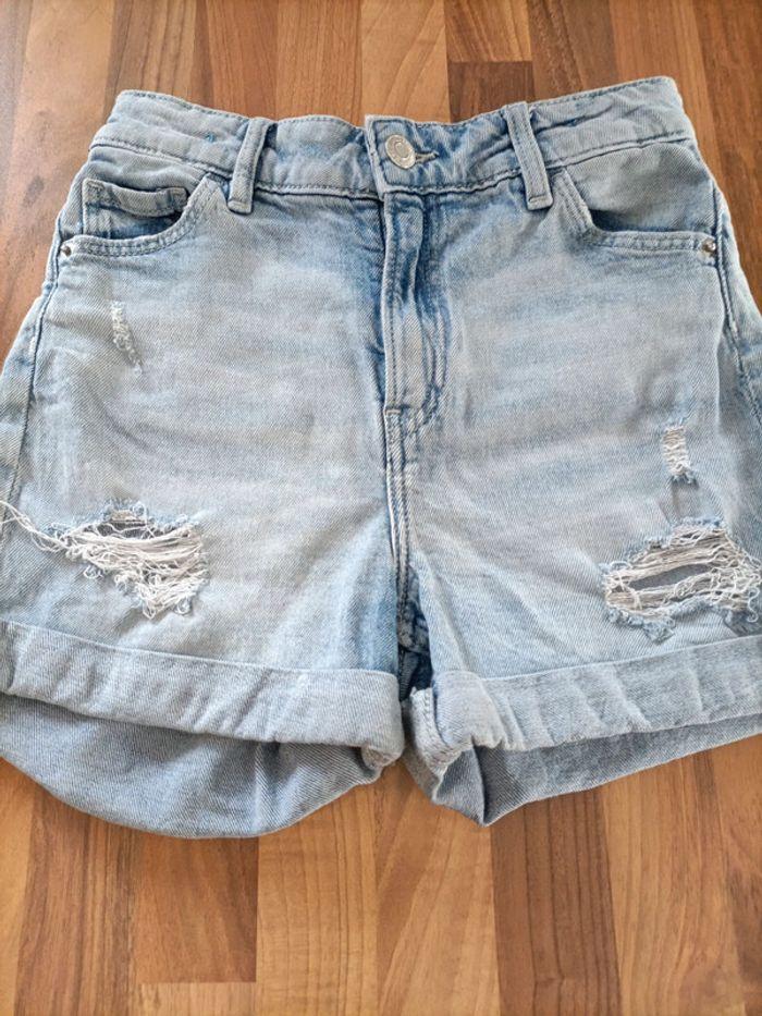 Short en jean effet troué h&M 8-9 ans - photo numéro 1