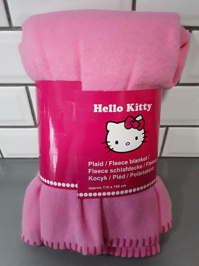 Plaid Hello Kitty neuf - photo numéro 2