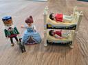 Playmobil roi + reine + chat + 2 enfant dans leur lit superposé