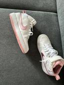 Chaussures nike montante rose et blanche