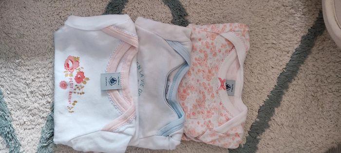 Lot 3 bodies fille 3mois Petit bateau MC