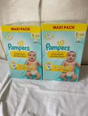 Deux cartons couches Pampers taille 1