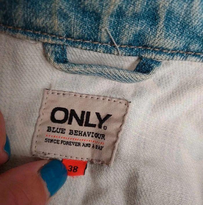 Très jolie veste en jean Only
Taille 38 - photo numéro 7