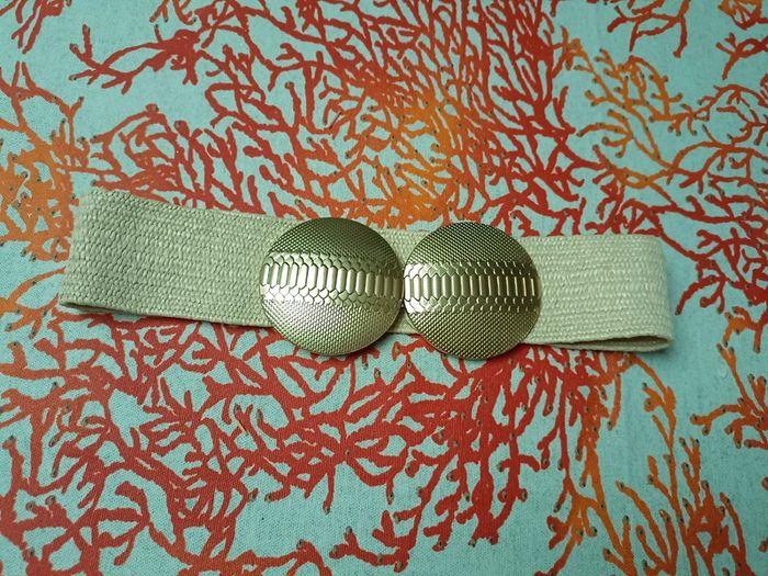 Ceinture effet paille et boucle dorée - photo numéro 1