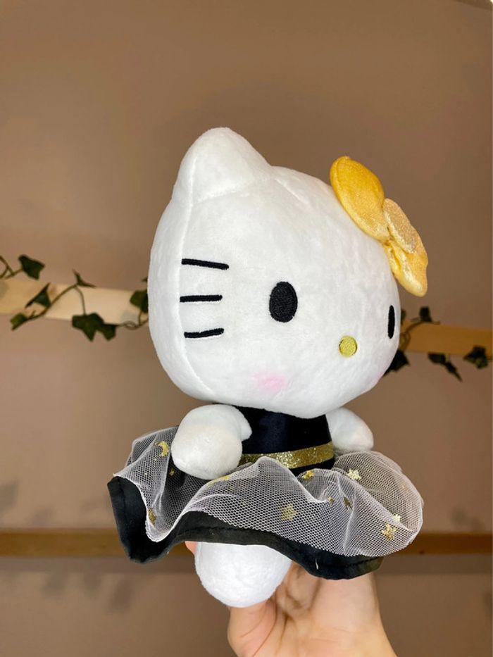 Peluche Hello Kitty en robe étoilée et pailletée 💫 - photo numéro 4