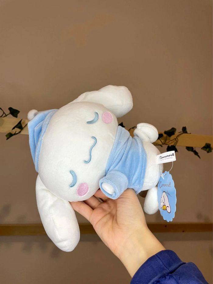 Peluche Cinnamoroll Sanrio en pyjama et endormi - photo numéro 11