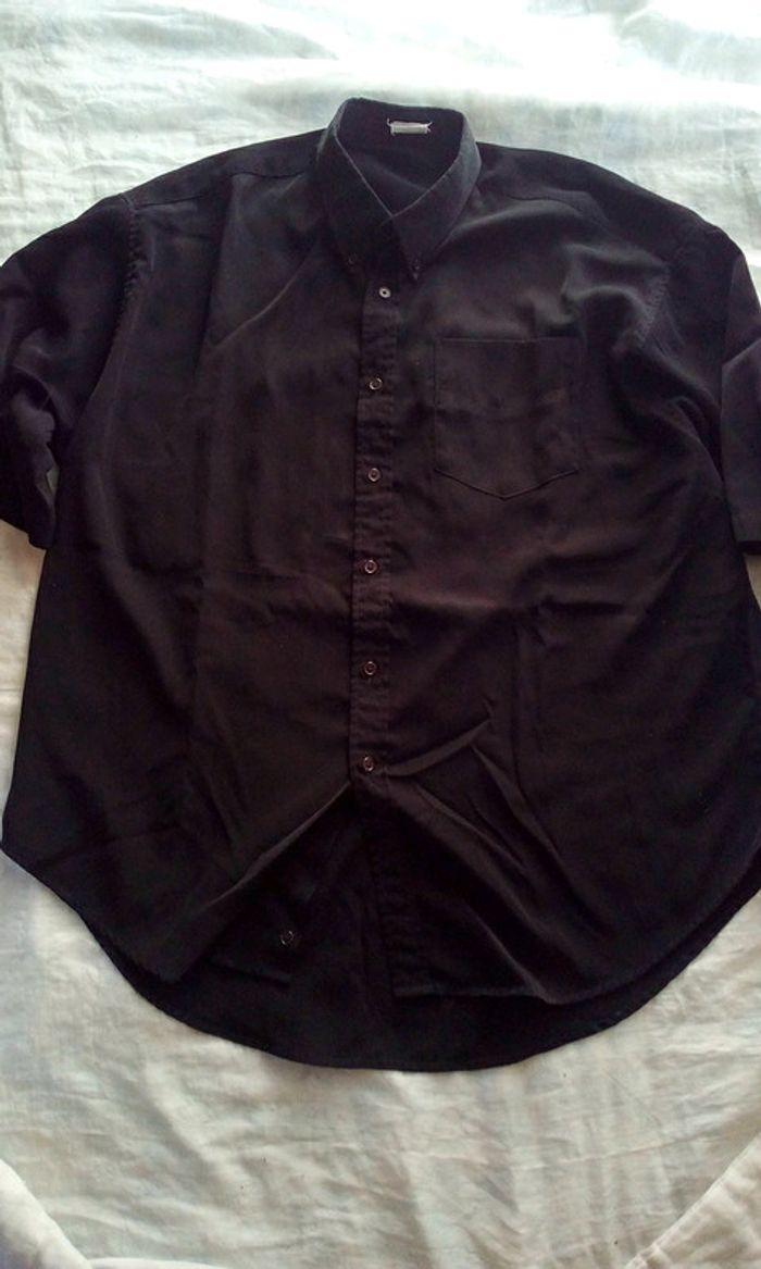 Chemise noire manches courtes 3XL