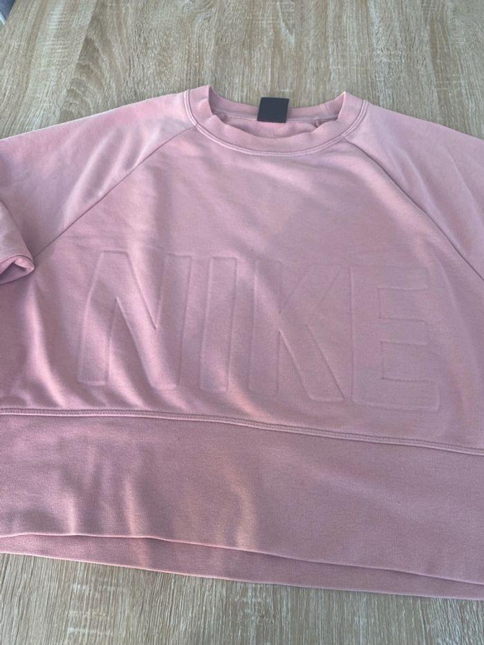 Pull nike rose xs parfait état - photo numéro 2