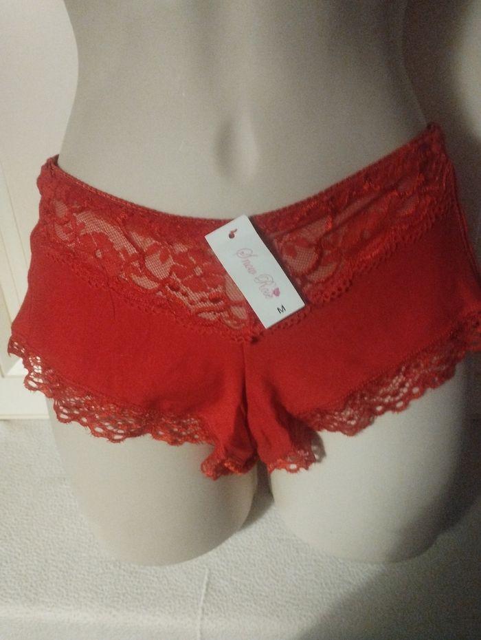 Ensemble de lingerie neuf avec armatures sans rembourrage 90C   et M pour le shorty - photo numéro 3