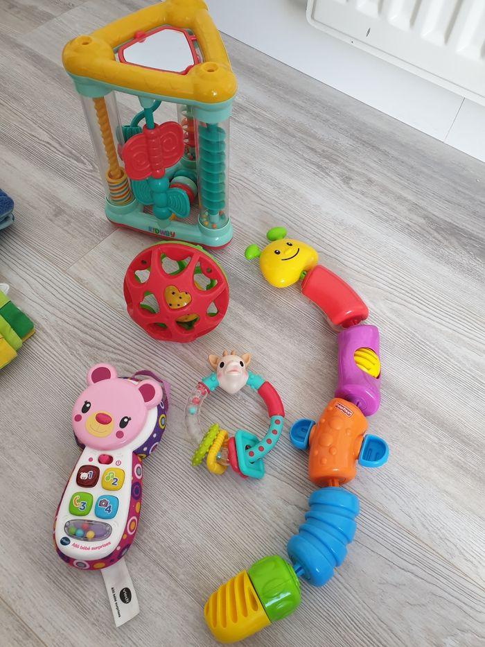 Lot de jouets d'éveil bébé - photo numéro 3