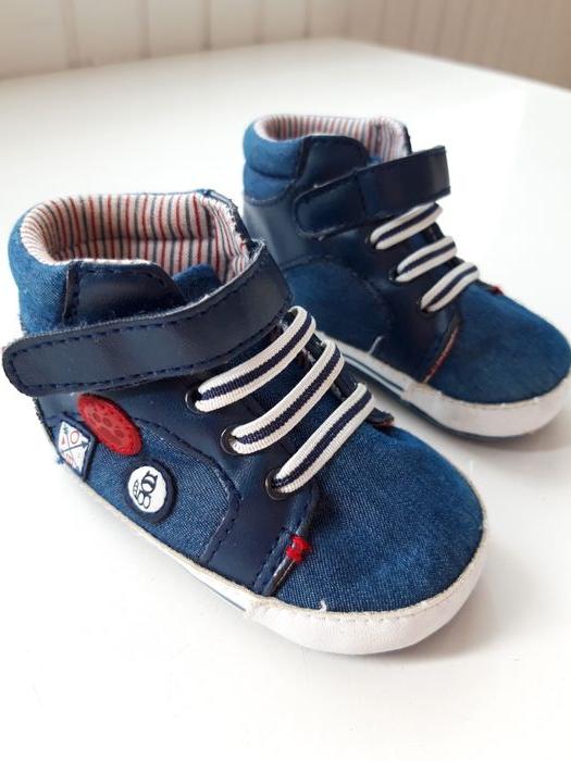 Basket jeans Bleu OBAIDI bébé 6 à 12 mois, taille 18, mix matières, tissu imprimé et lacet avec moti - photo numéro 1