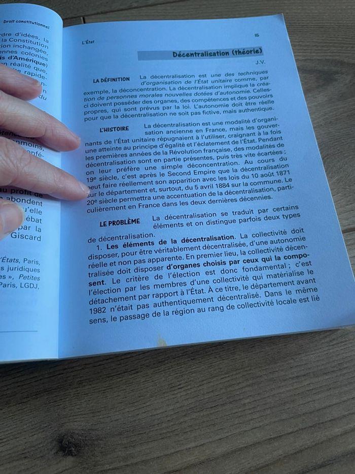 Livre droit constitutionnel - photo numéro 3