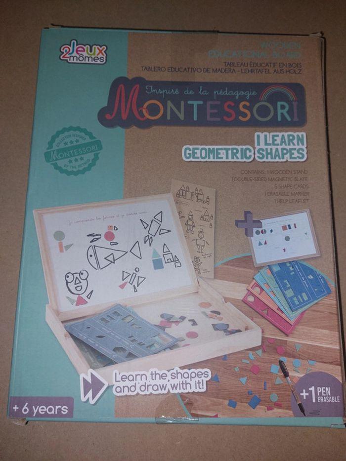 Tableau éducatif formes montessori neuf - photo numéro 2