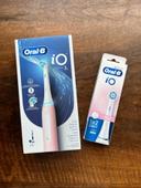 1 Brosse à dent électrique Oral B IO avec 2 Brossettes