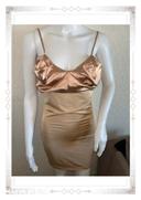 Robe d’été Shein beige satinée moulante haut bouffant rose gold satinée bretelles taille S/36