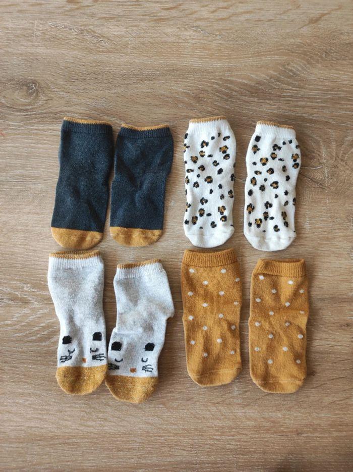 Lot de 4 paires de chaussettes 19-22 Kiabi - photo numéro 1