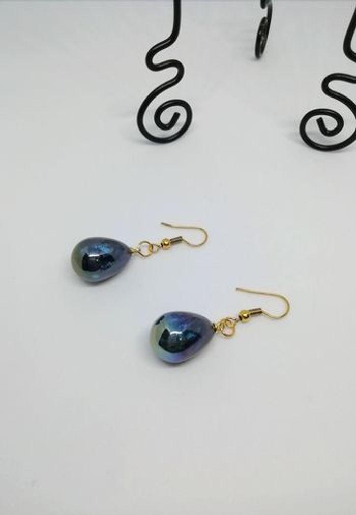 Boucles d'oreilles goutte en verre bleu métal - photo numéro 6