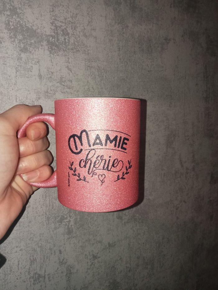 Tasse paillette mamie chérie