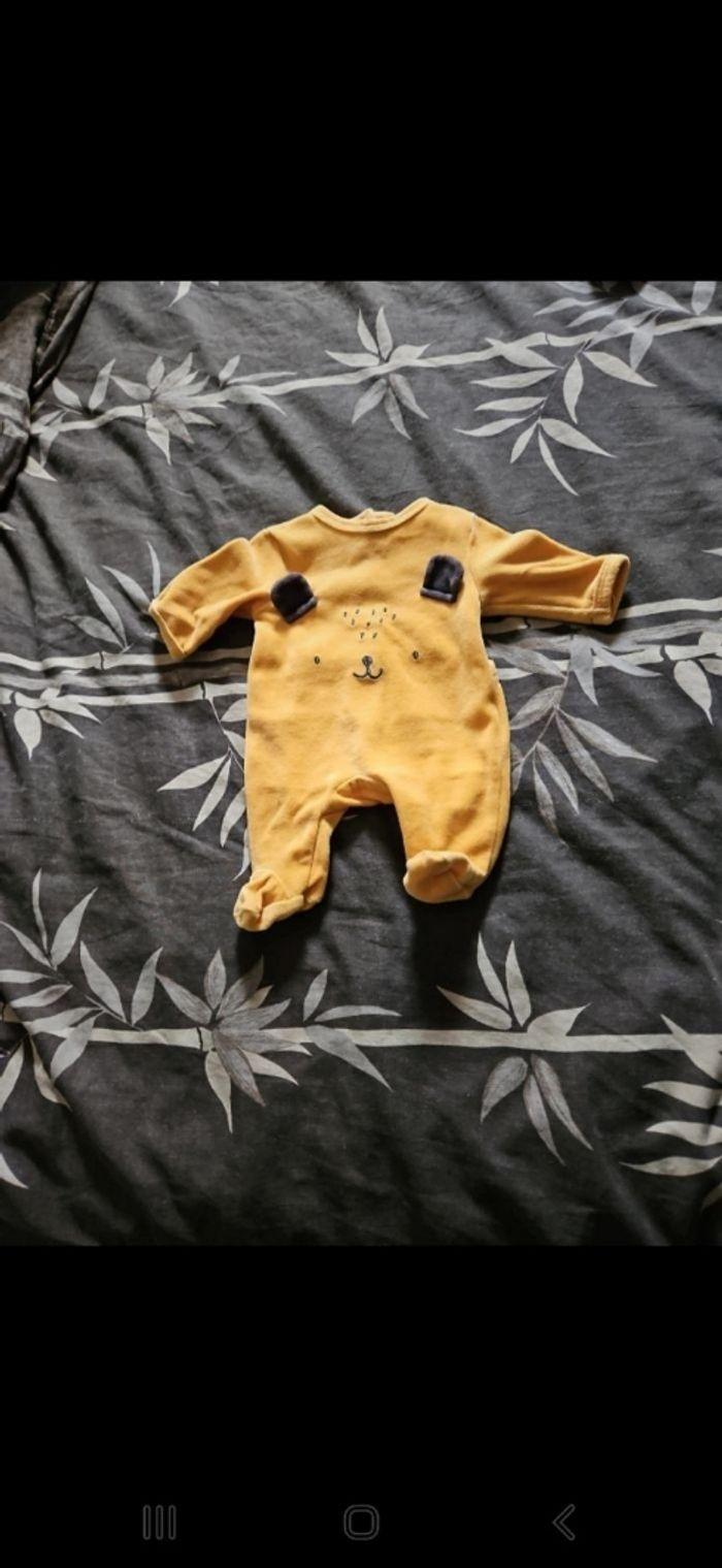 Lot de 4 Pyjamas bébé 0 mois jamais porté - photo numéro 5