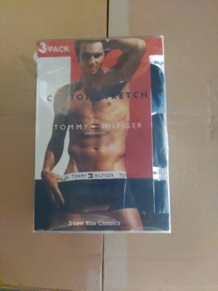 Lot de 3 boxer tommy hilfiger taille Xxl neuf dans la  boite - photo numéro 1