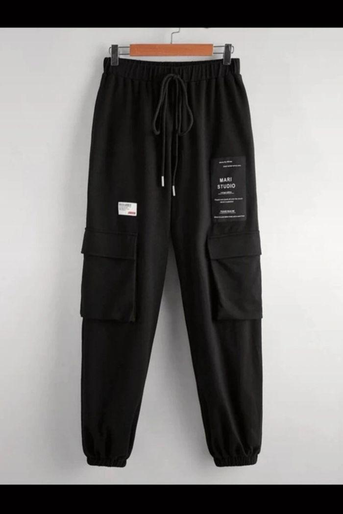 Pantalon shein taille M peu porté - photo numéro 1