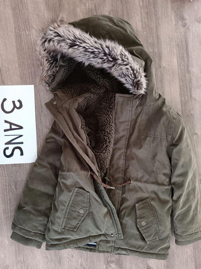 🙋🏼‍♀️Blouson hiver épais vert kaki taille 3 ans très bon état marque Gemo - photo numéro 2