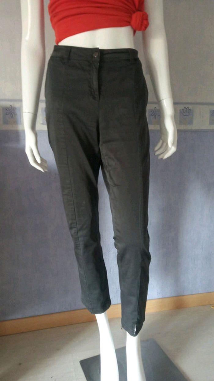 Pantalon femme 7/8 gris T40 Patrice Breal - photo numéro 1