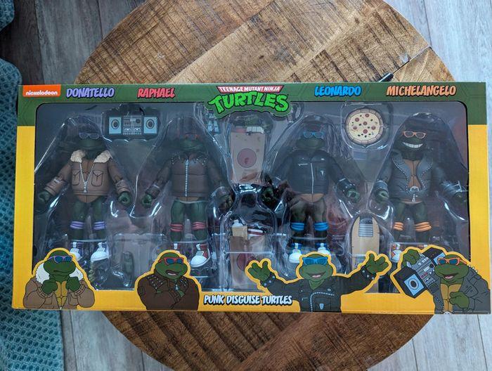 Pack figurine Neca TMNT Punk Disguise Turtles neuf scellé import - photo numéro 1