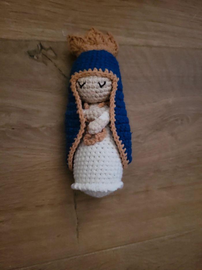 Petite Madonne au crochet - photo numéro 1