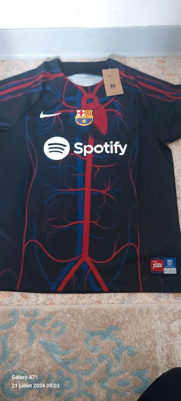 🔥🔥Barcelone third concept  Maillot Domicile 24/25 taille M neuf emballer🔥🔥 - photo numéro 3