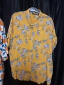 Chemise jaune à fleurs