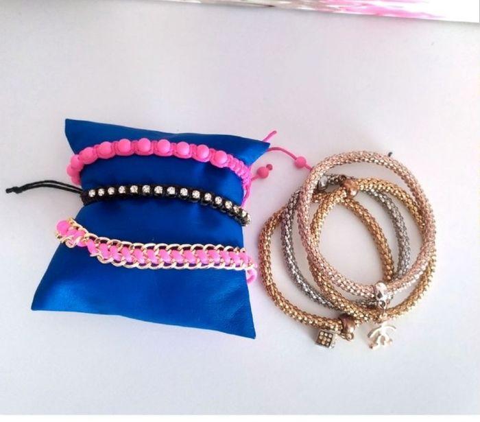 Lot Bracelets, rose et doré avec 2 charms - photo numéro 1