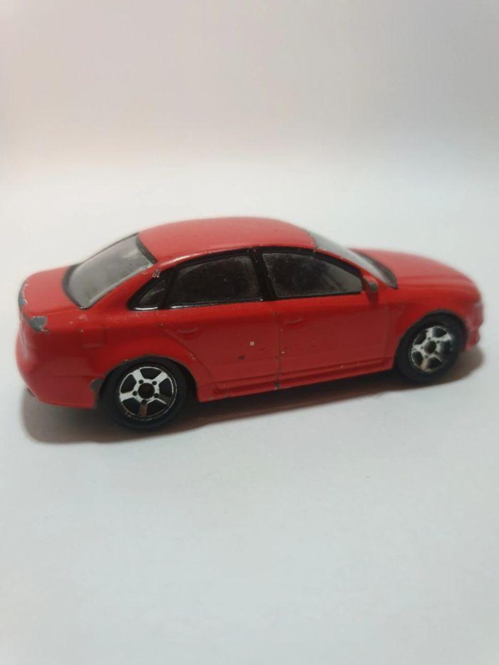 RealToy Audi RS4 Rouge à l'échelle 1/59 - photo numéro 7