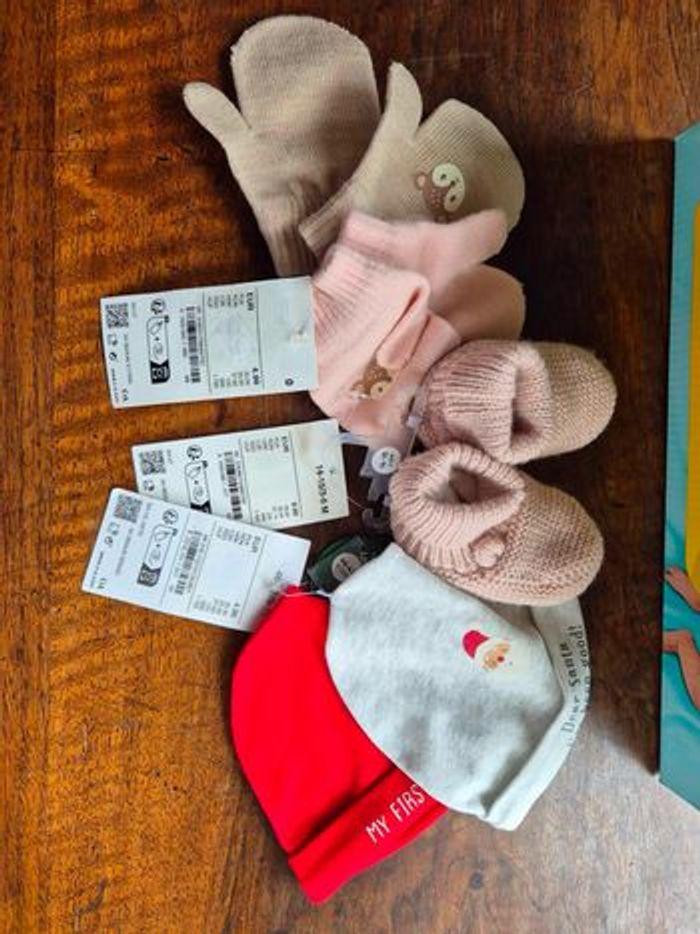 Lot couche Taille 1 avec accessoires bébé nouveau né - photo numéro 3