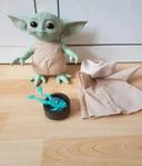 Bébé yoda animé avec ses accessoires