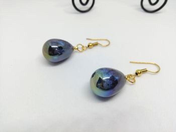 Boucles d'oreilles goutte en verre bleu métal - photo numéro 5