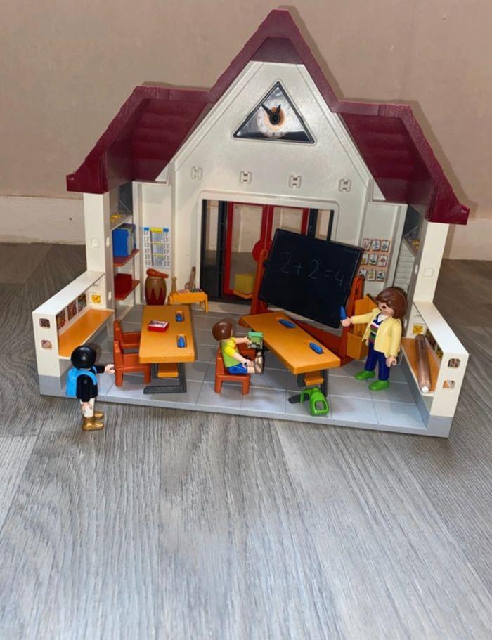 École playmobil - photo numéro 2