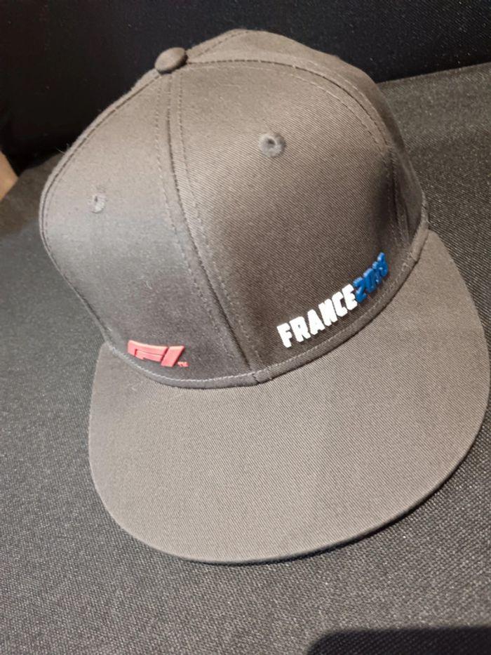 Casquette F1 gp france - photo numéro 1