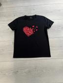 T-shirt femme noir à motifs cœur